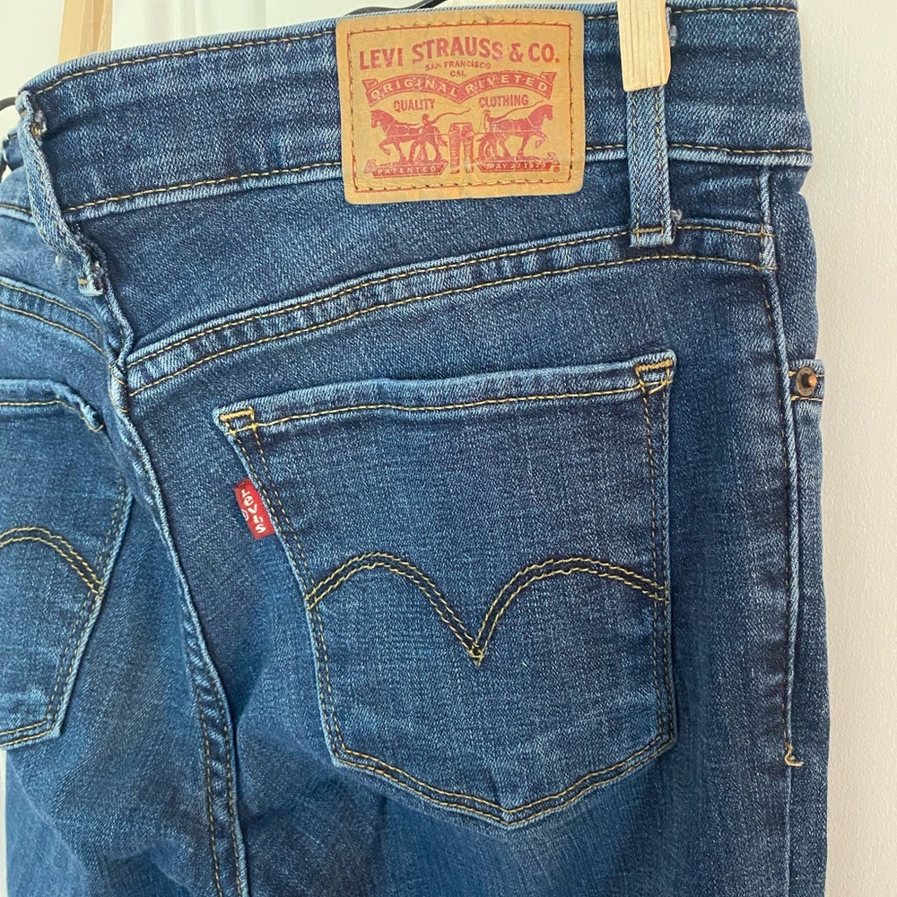 Levi’s 711 Skinny Jeans
